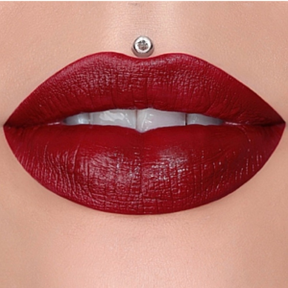 CUT THROAT LOVE New in Box Jeffree Star Velour Liquid Lipstick Deep Red